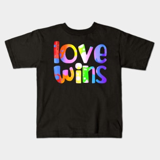 Love wins rainbow and trans Kids T-Shirt